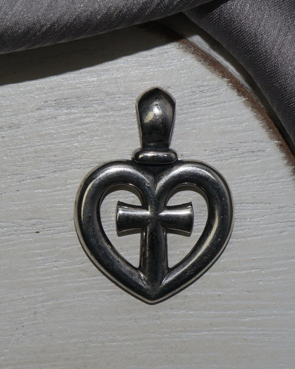 Retired James Avery Sterling Silver Cross & Heart Pendant 12.9G / 1.3in